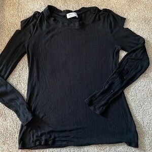 Bailey/44 long sleeve shirt with small cut out on shoulders.